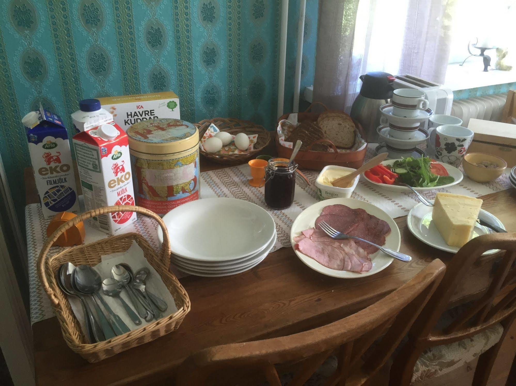 Mora Vandrarhem Och Gaesthem Vinäs 外观 照片